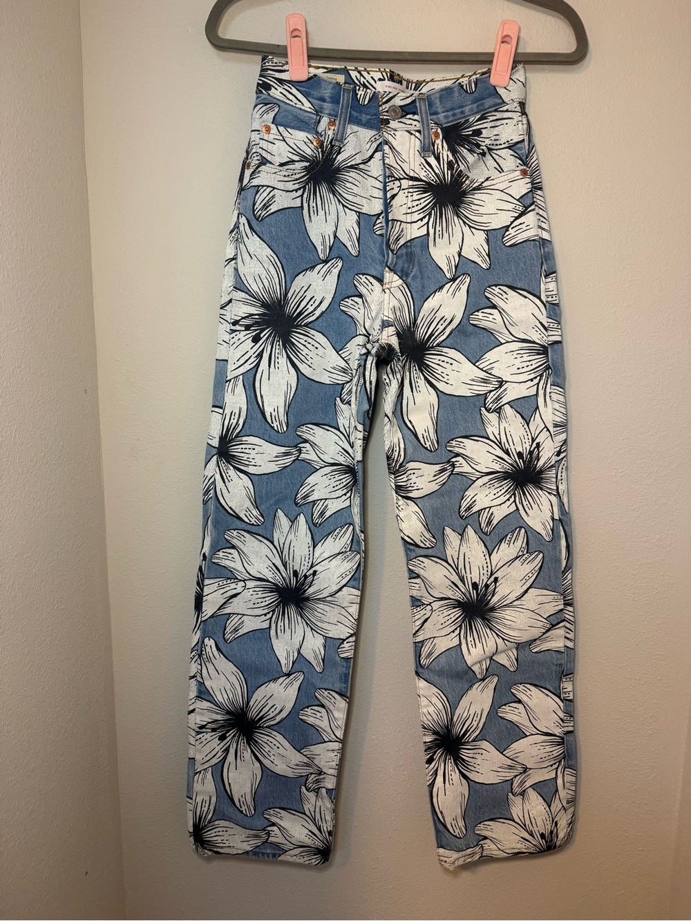 Levi's x Farm Rio Ribcage Straight Leg Jeans - Picture 3 of 11